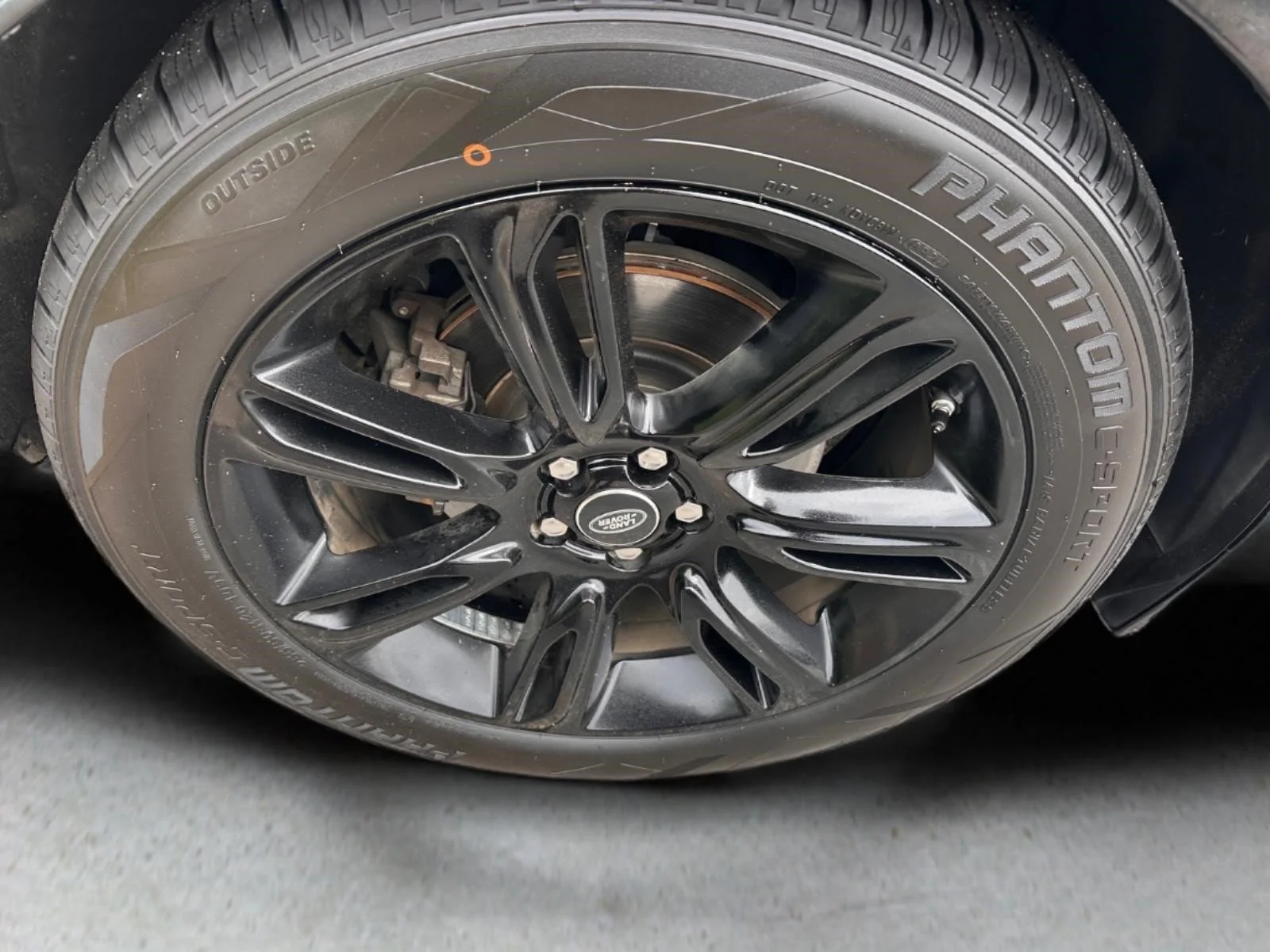 Used 2020  Land Rover R-Dynamic S image 14