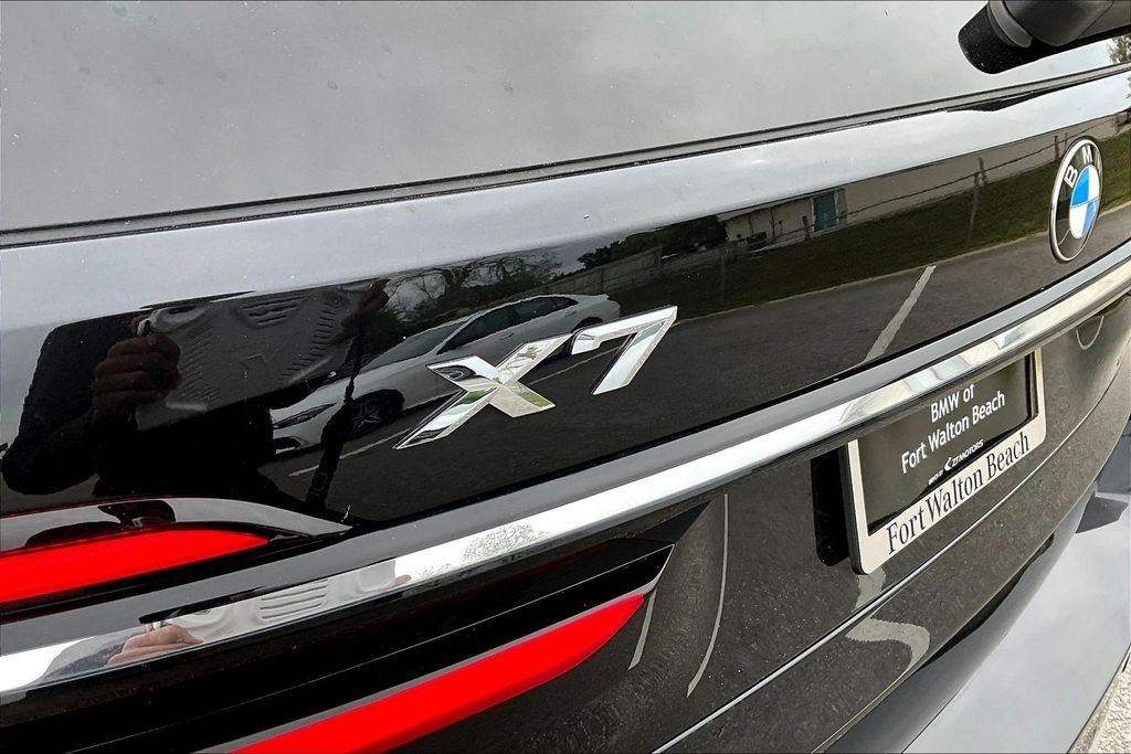 Used 2023 Black BMW xDrive40i image 27
