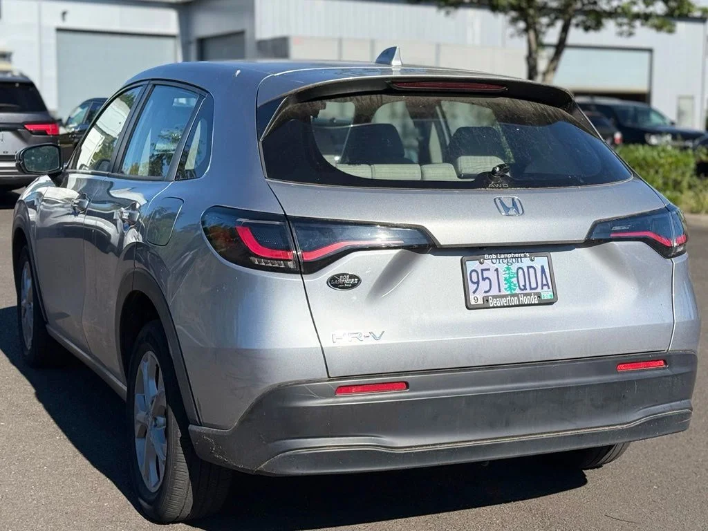 Used 2023  Honda LX image 3