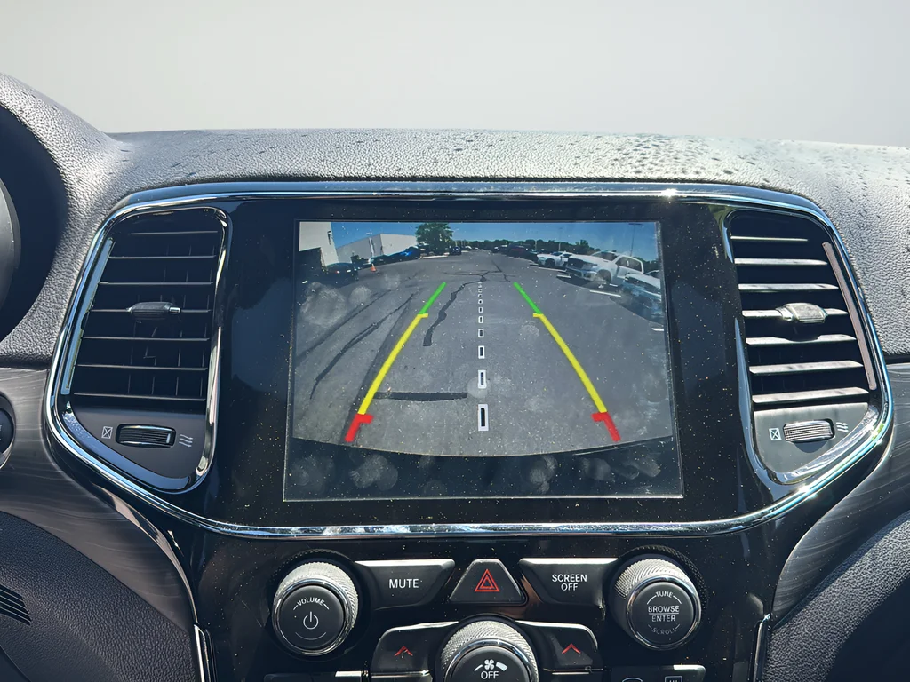 Used 2021 Gray Jeep Laredo X image 15