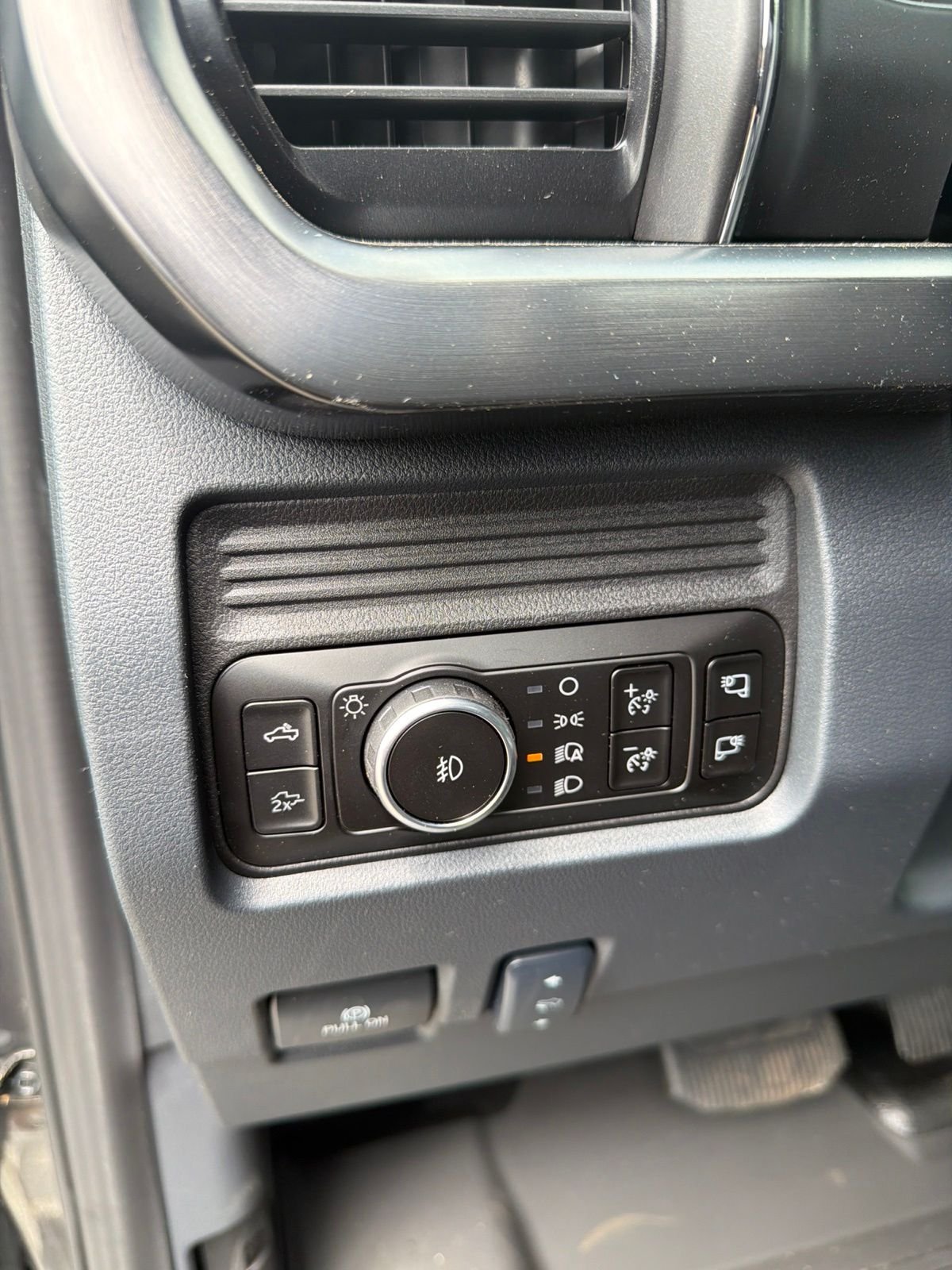 New 2026 Carbonized Gray Metallic Ford F-250® Lariat® image 20