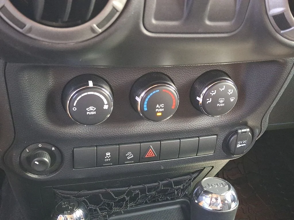 2015 Jeep Wrangler Sport - Photo 14