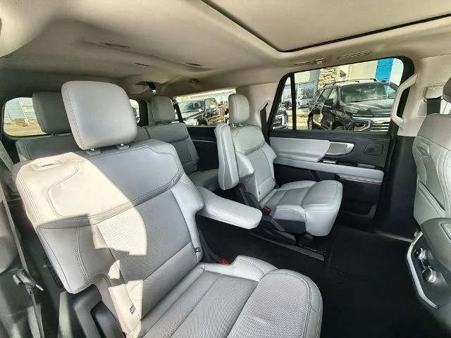 New 2026 Star White Metallic Tri-Coat Ford MAX Platinum® image 47