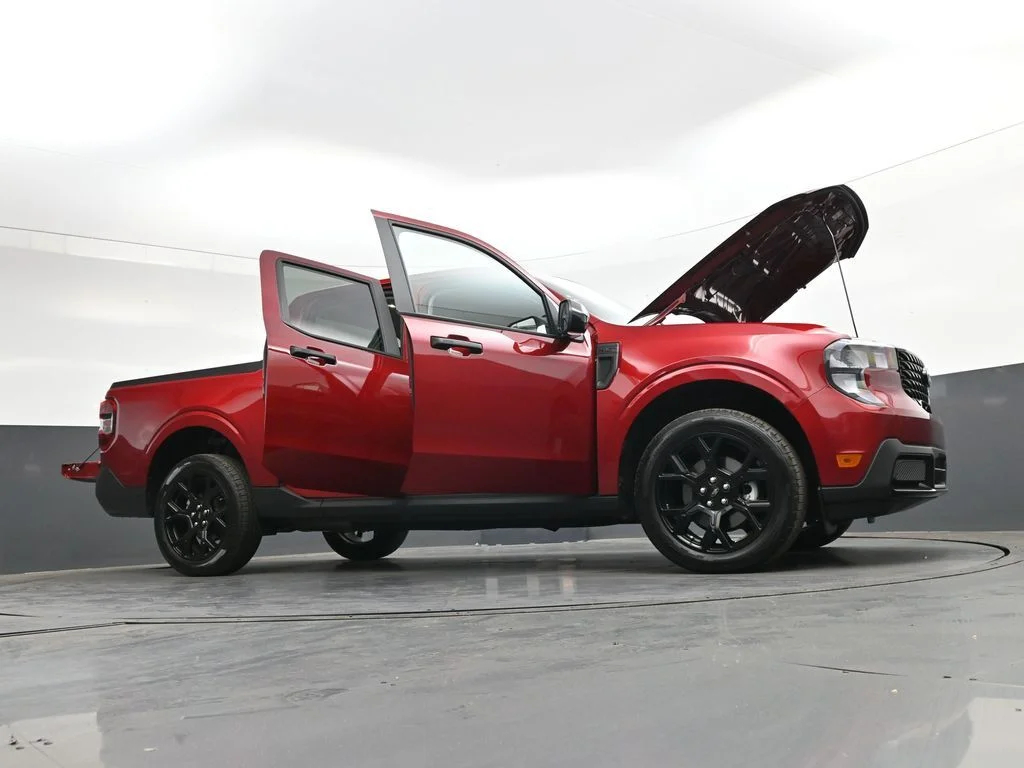 Used 2025 Red Ford XLT image 56