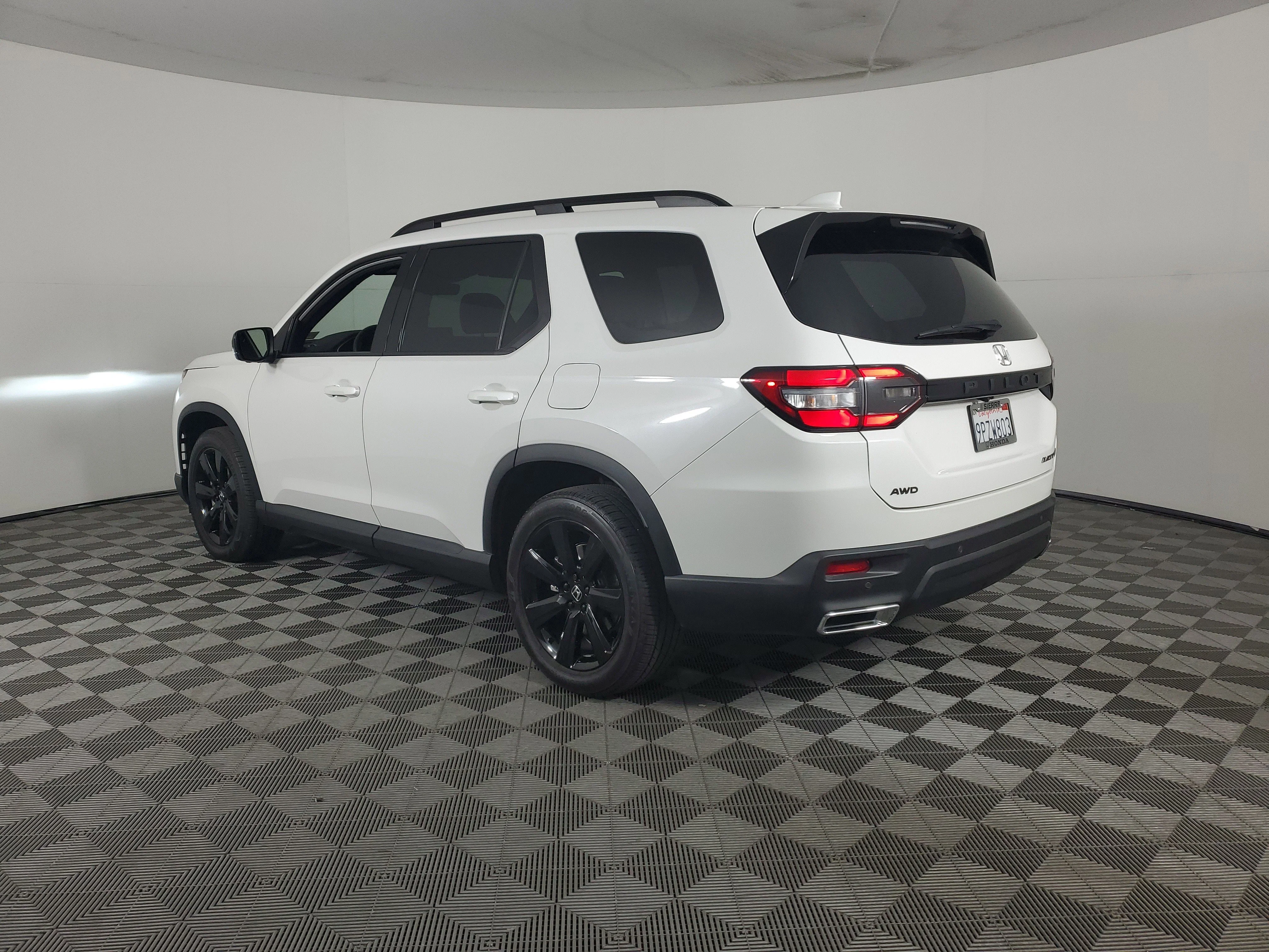 2025 Honda Pilot Black Edition - Photo 6
