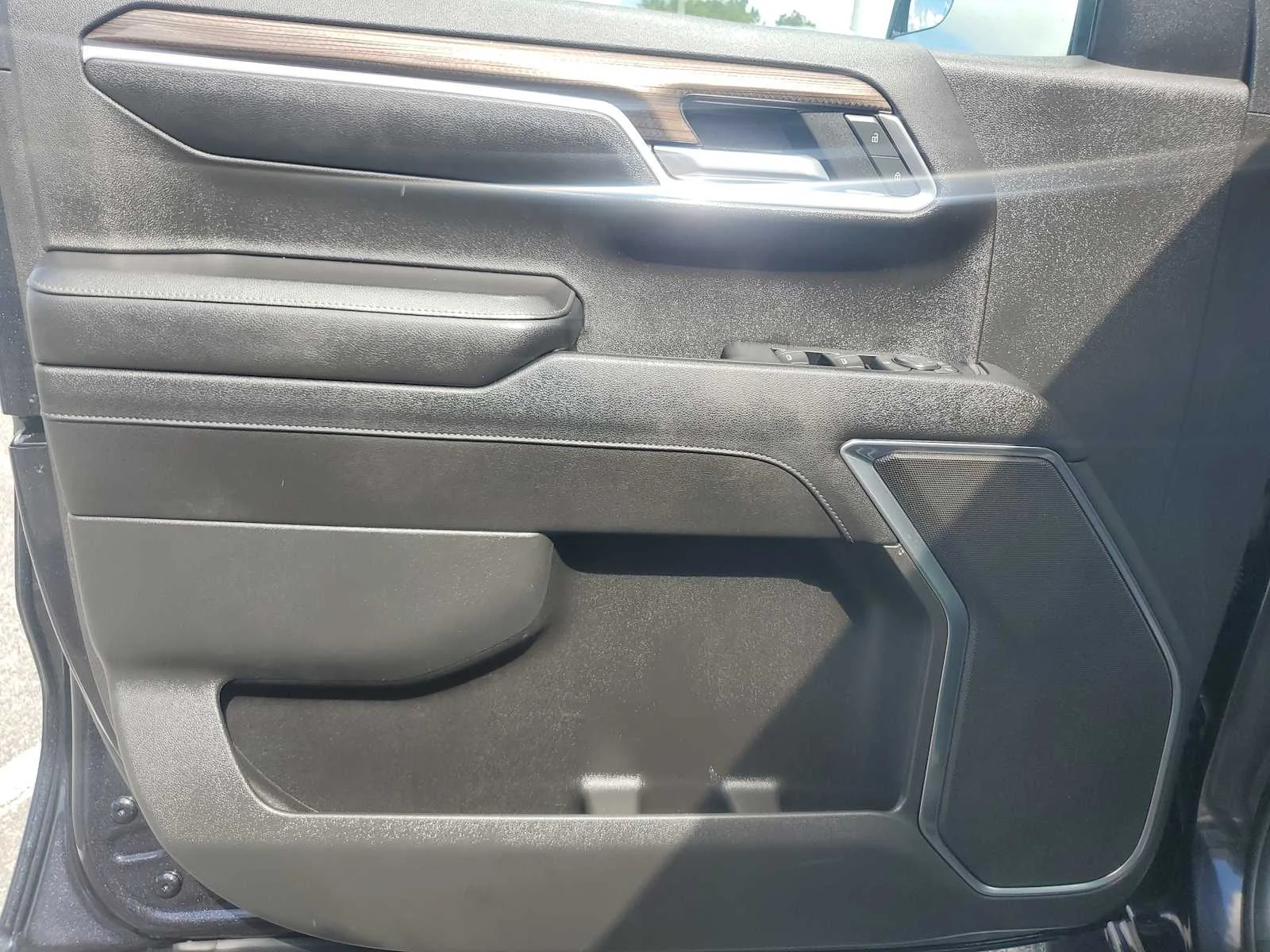 Used 2023 DARK ASH METALLIC Chevrolet LT image 21
