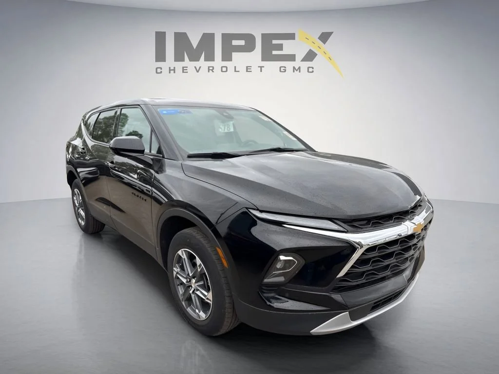 Used 2023 Black Chevrolet 2LT image 5