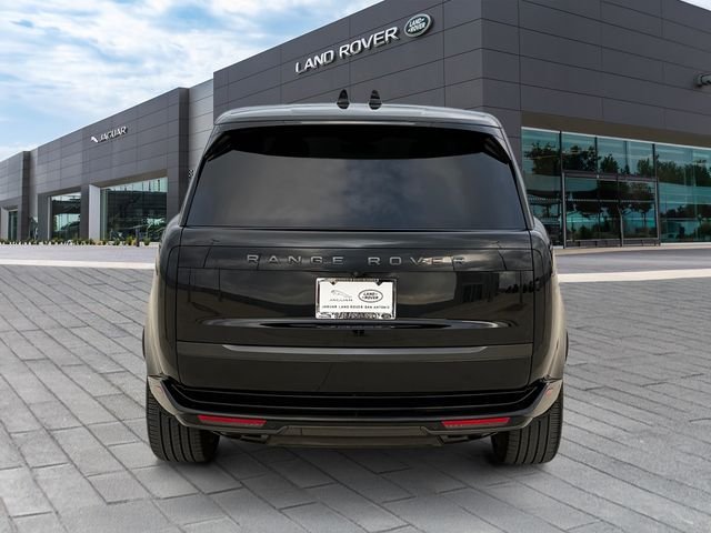 Certified Used 2025 Santorini Black Metallic Land Rover SE image 4