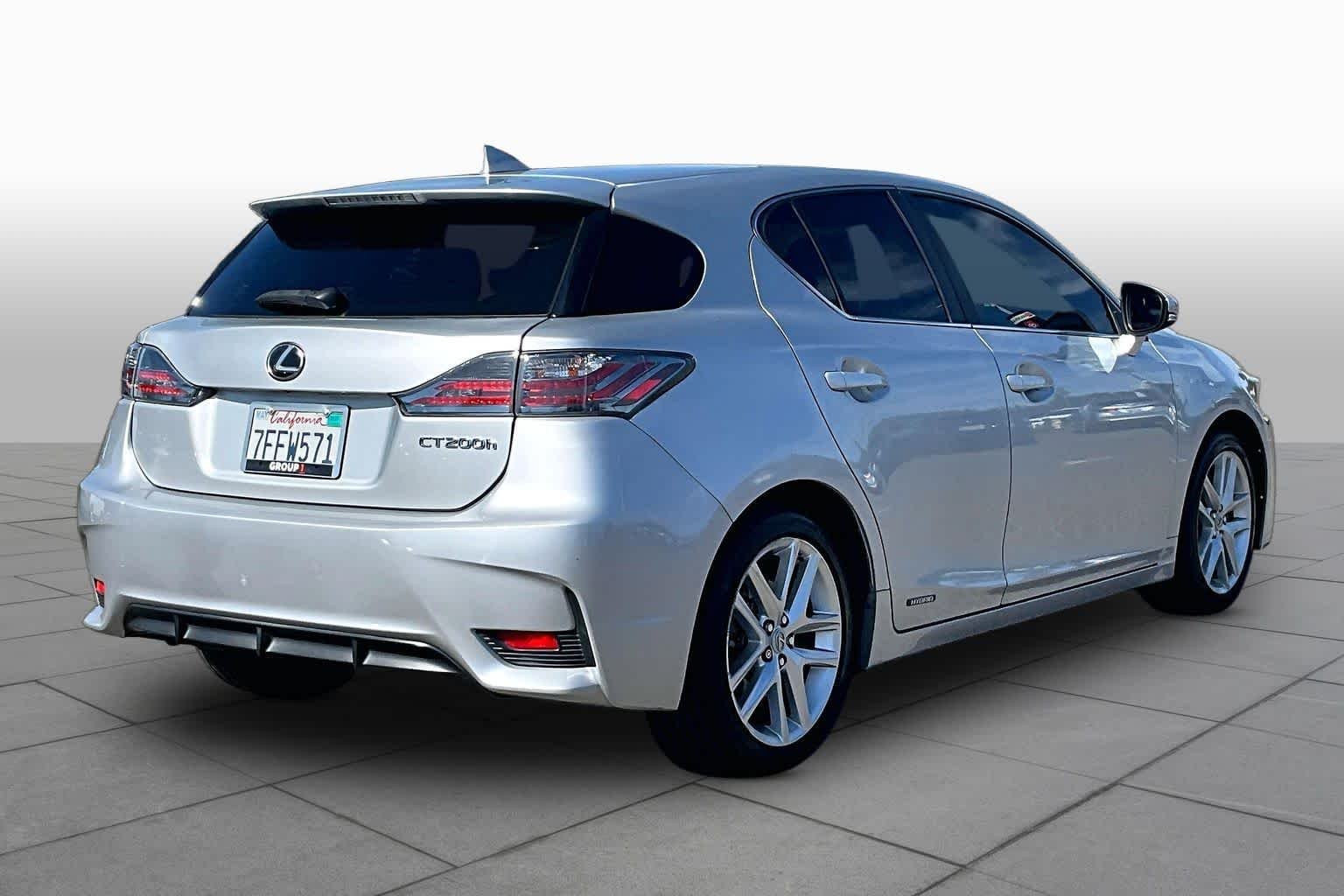 Used 2014 Silver Lining Metallic Lexus Hybrid image 12