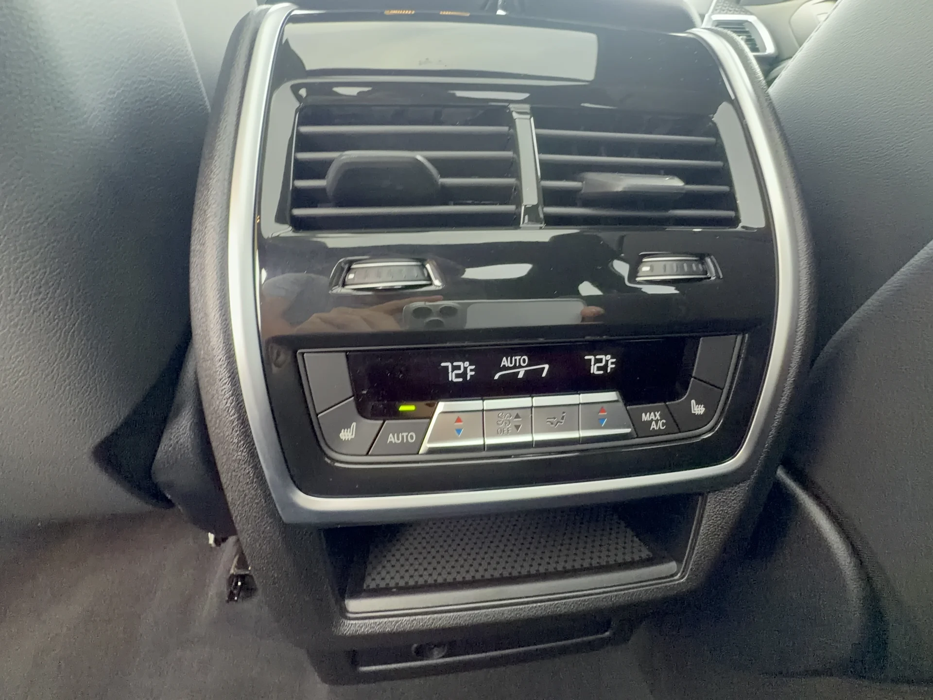 New 2027 Black Sapphire Metallic BMW xDrive40i image 33