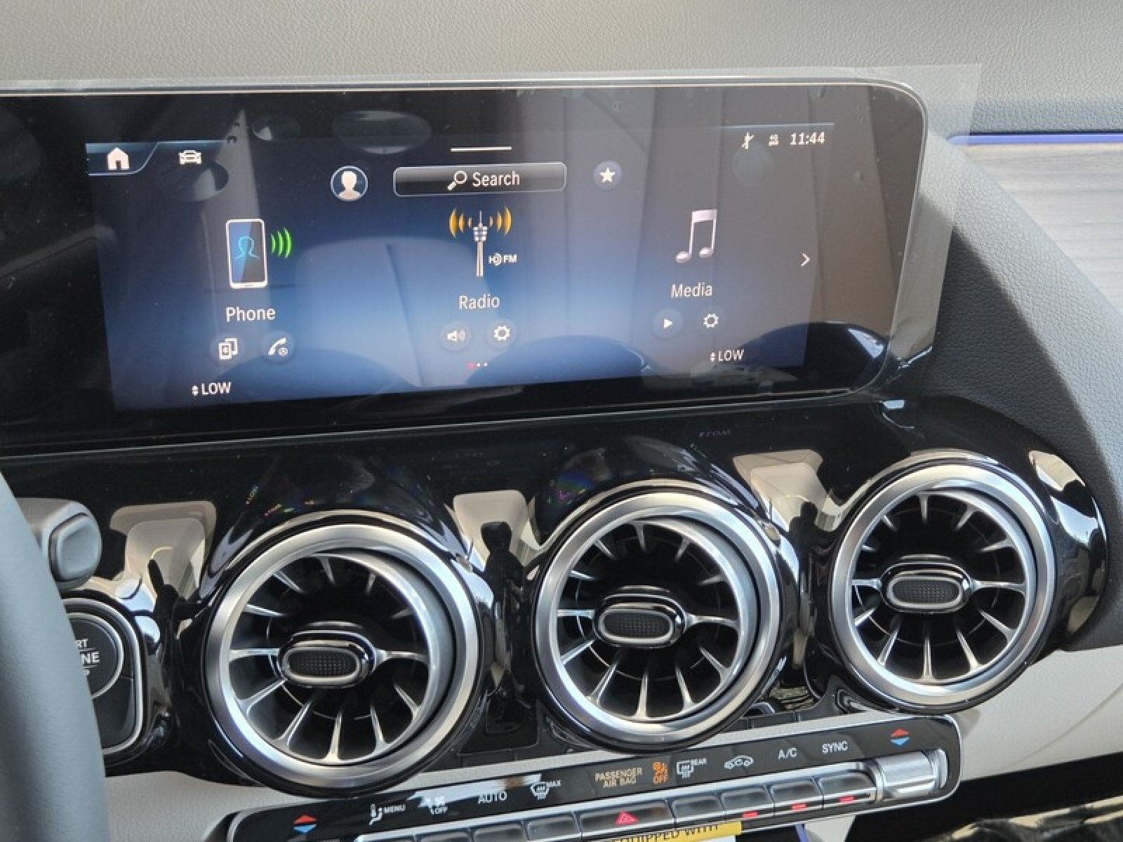 New 2026 Polar White Mercedes-Benz GLA 250 SUV image 23