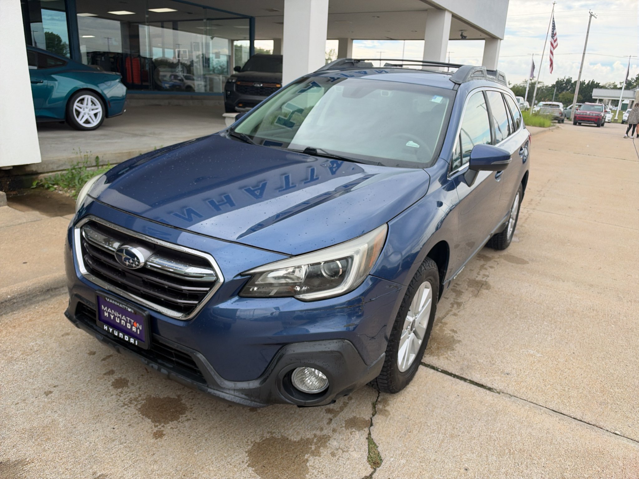 Used 2019 Abyss Blue Pearl Subaru Premium image 2
