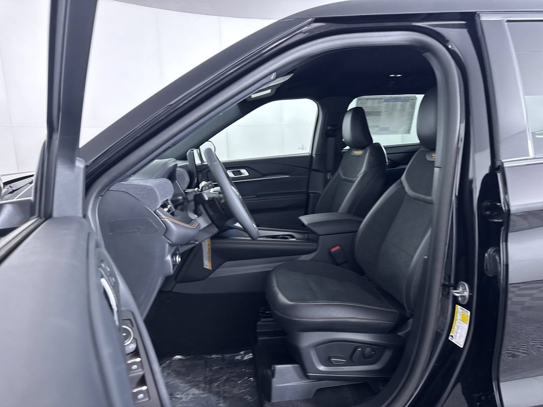 New 2026 Agate Black Metallic Ford Tremor image 15