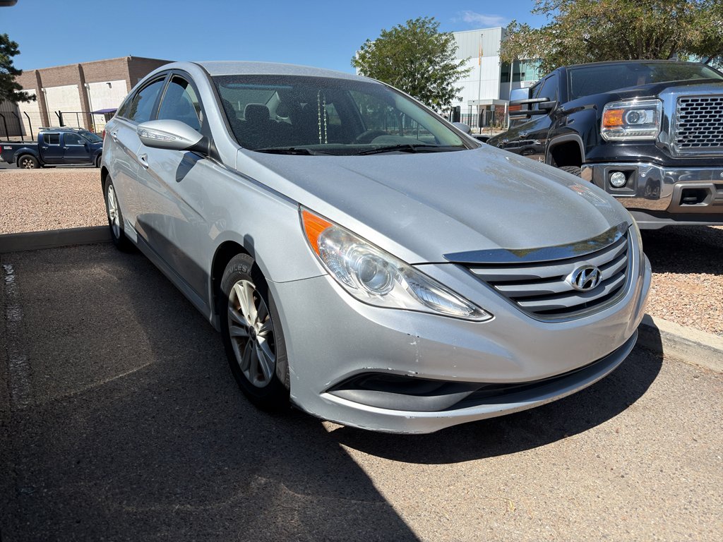 Used 2014 Radiant Silver Metallic Hyundai GLS image 3