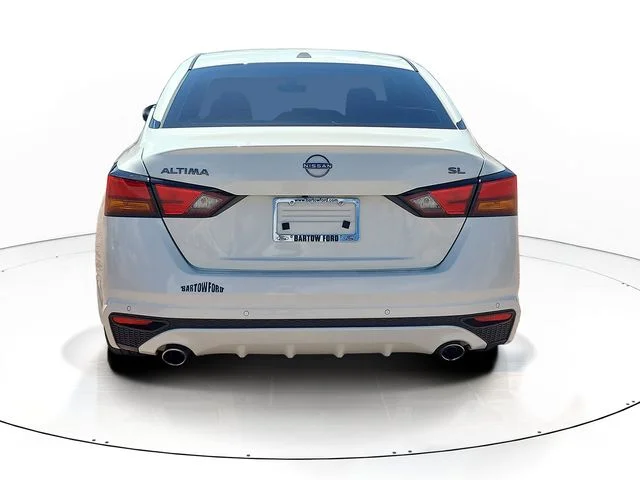Used 2024 White Nissan 2.5 SL image 6