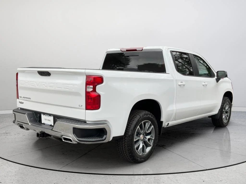 New 2026 Chevrolet Silverado 1500 LT 4D Crew Cab