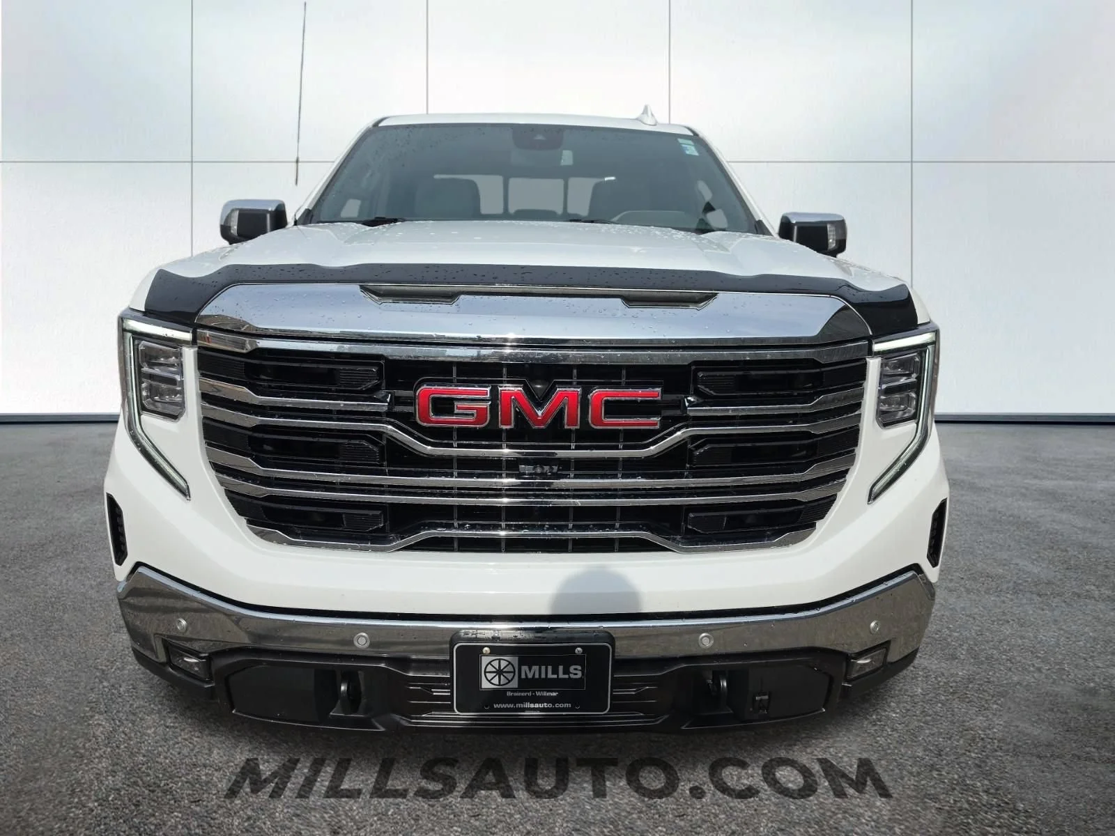 Used 2022 GMC Sierra 1500 SLT with VIN 1GTUUDELXNZ596365 for sale in Baxter, Minnesota