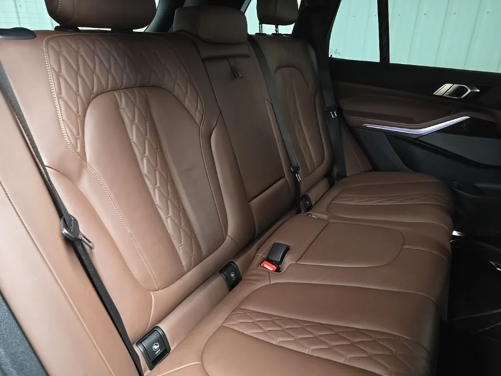 Used 2021 Gray BMW xDrive40i image 19