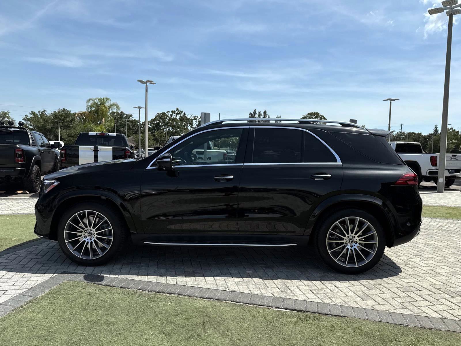 New 2026 Black Mercedes-Benz 350 4MATIC® SUV image 3