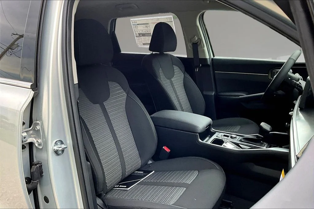 New 2026 Ivory Kia LX image 9