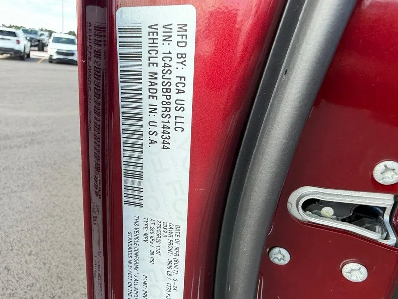 Certified Used 2024 Velvet Red Pearlcoat Jeep Series II image 26