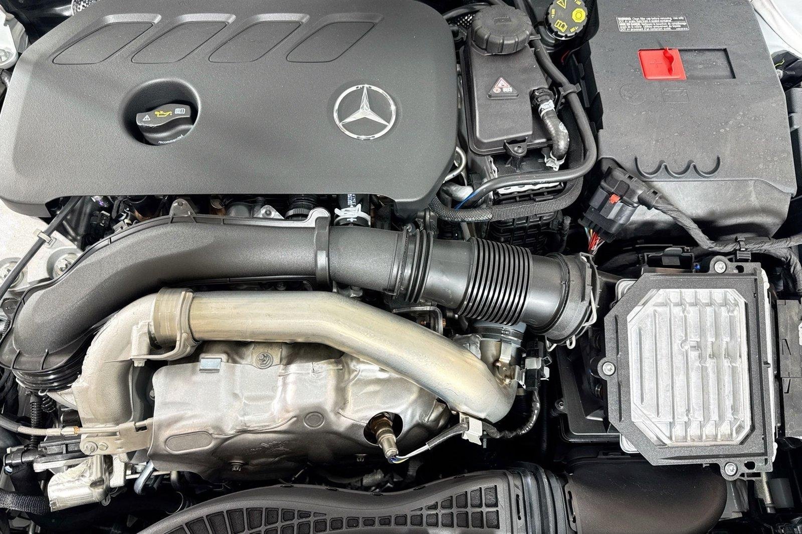 New 2026 Polar White Mercedes-Benz GLB 250 image 28