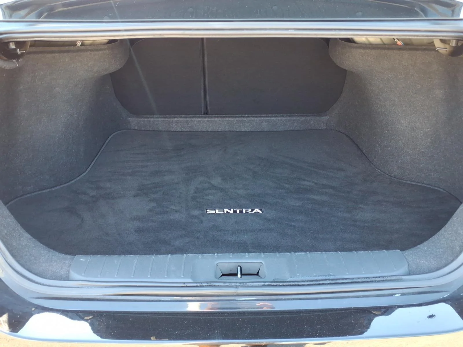 Used 2025  NISSAN SV image 27