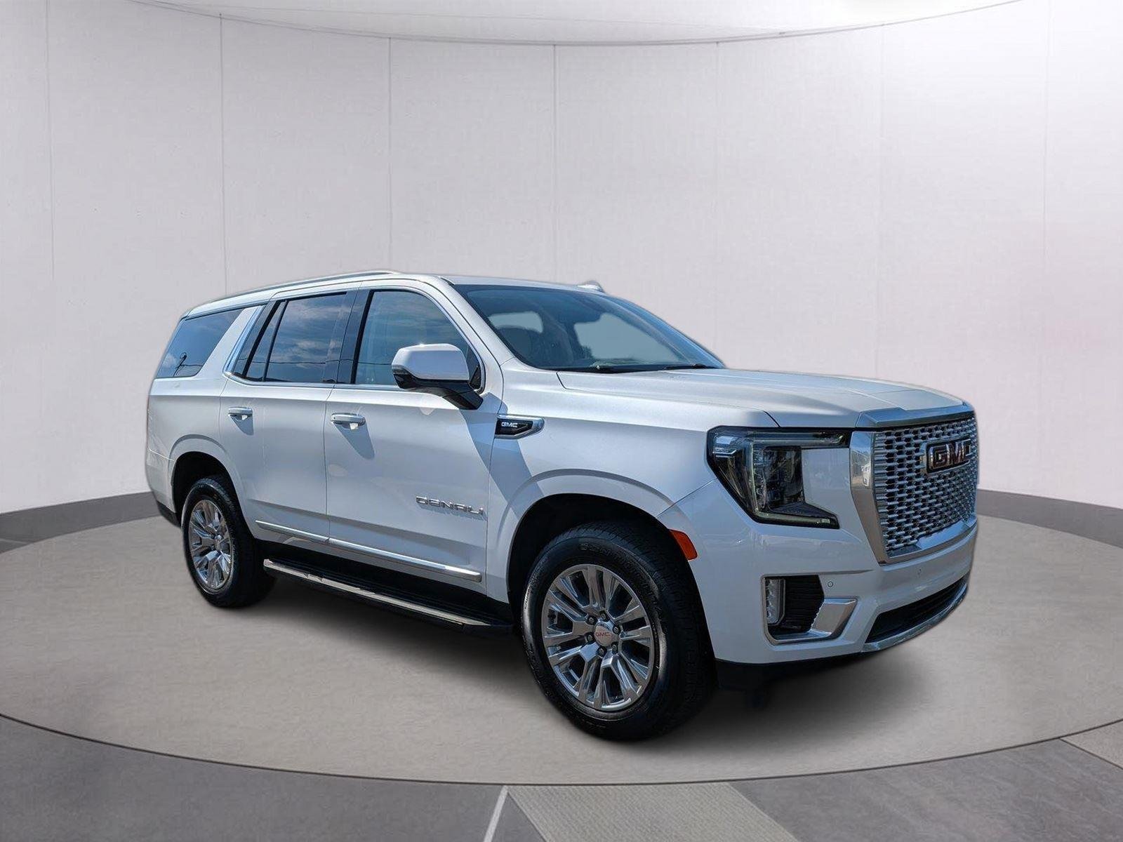 Used 2022 White Frost Tricoat GMC Denali image 7