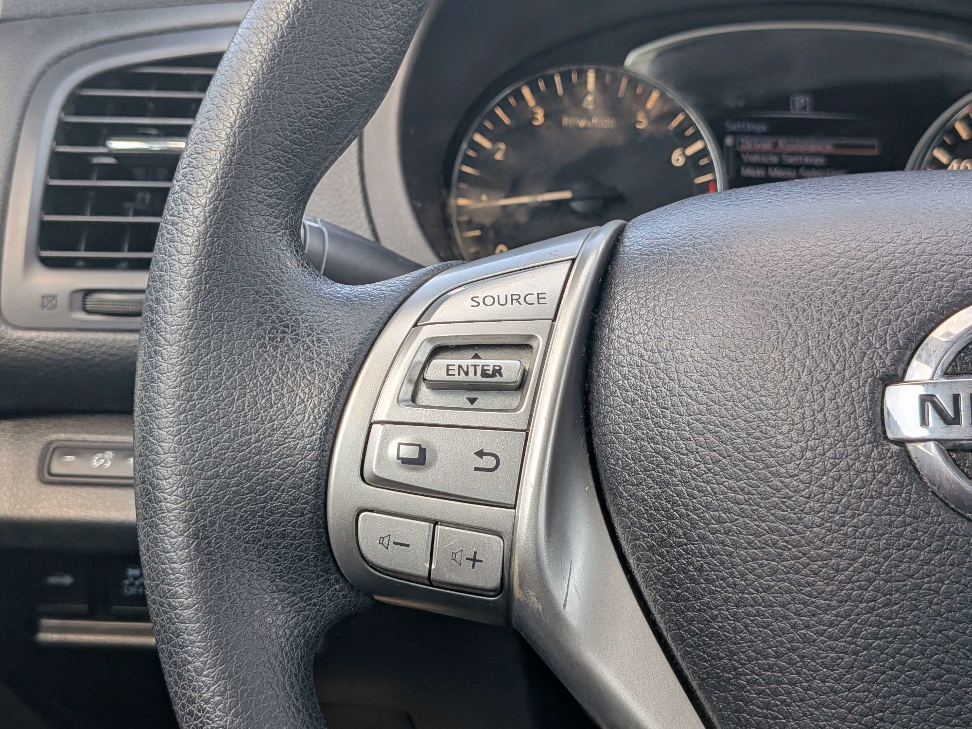 Used 2018 White Nissan 2.5 S image 21