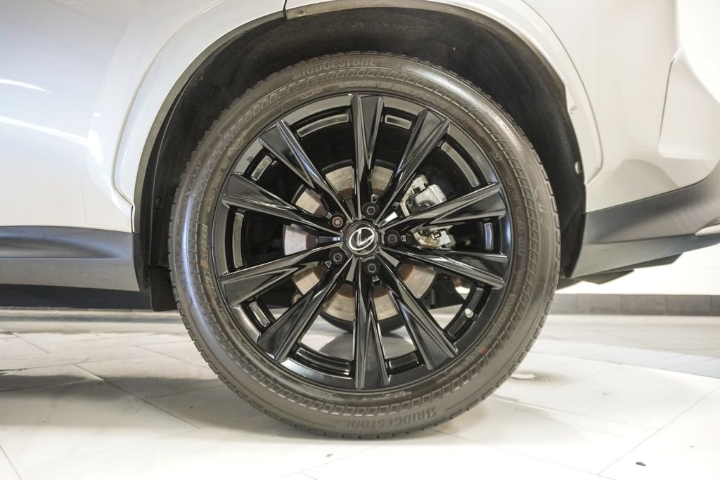 Used 2022 Silver Lexus 350 F SPORT Handling image 39