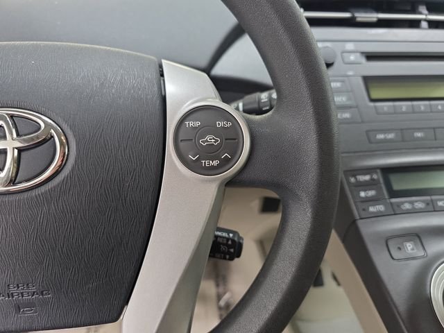 Used 2010 White Toyota II image 18
