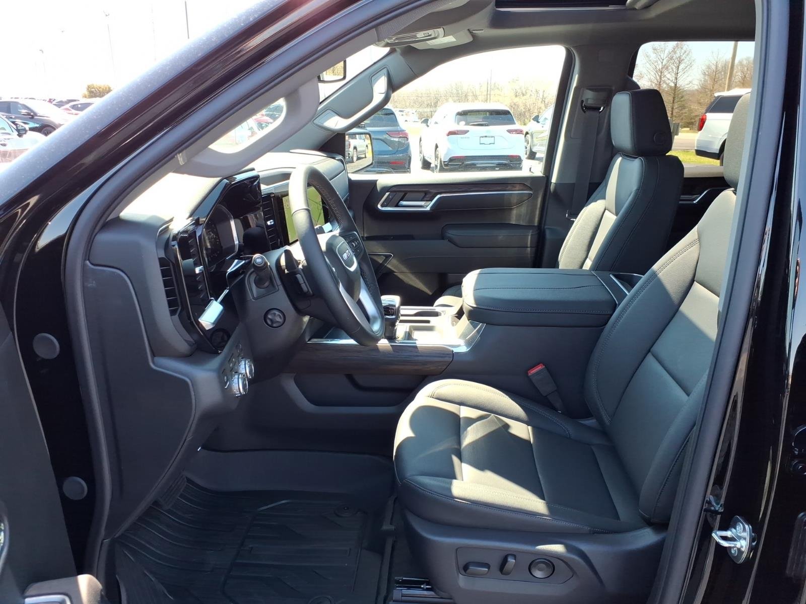 2026 GMC Sierra 1500 SLT - Photo 22