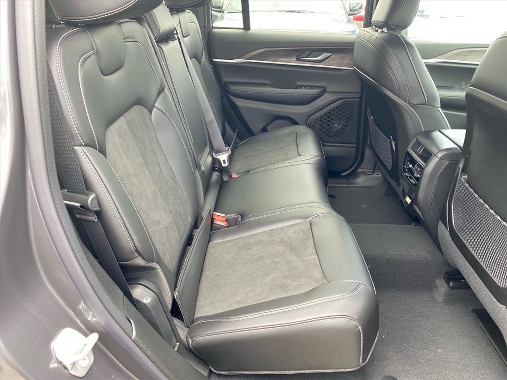 New 2026 Baltic Gray Metallic Clearcoat Jeep Altitude image 15