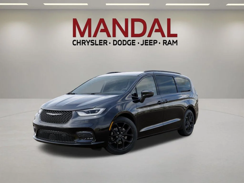 2026 Chrysler Pacifica Select's photo