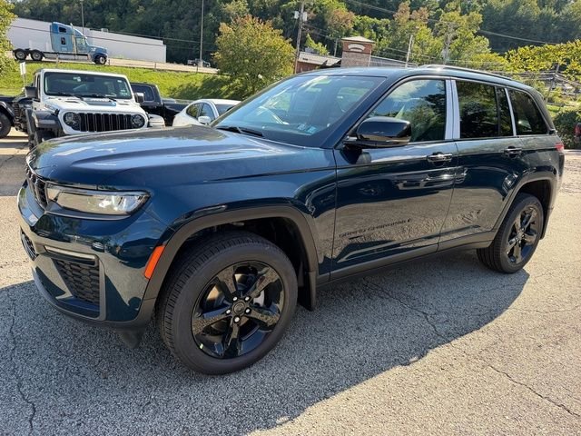 New 2027 Fathom Blue Pearl-Coat Paint Jeep Limited image 2