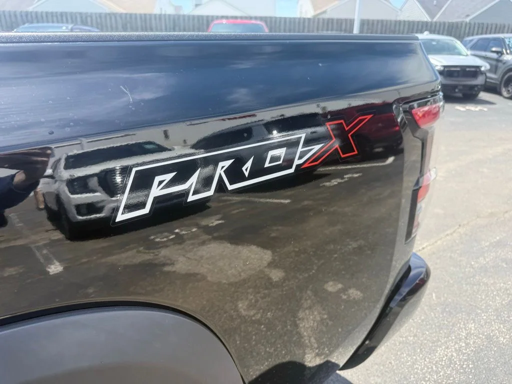 Used 2023 Black Nissan PRO-X image 43