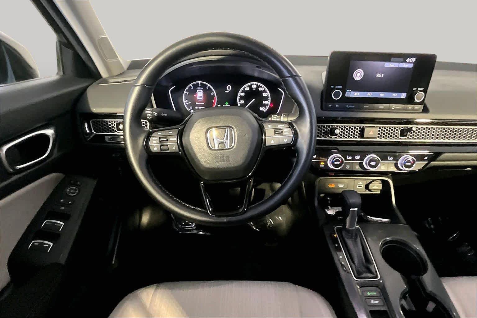 Used 2024 Meteorite Gray Metallic Honda EX image 6