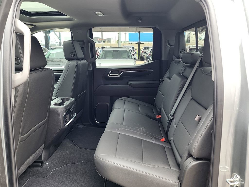 2026 GMC Sierra 1500 SLT - Photo 43