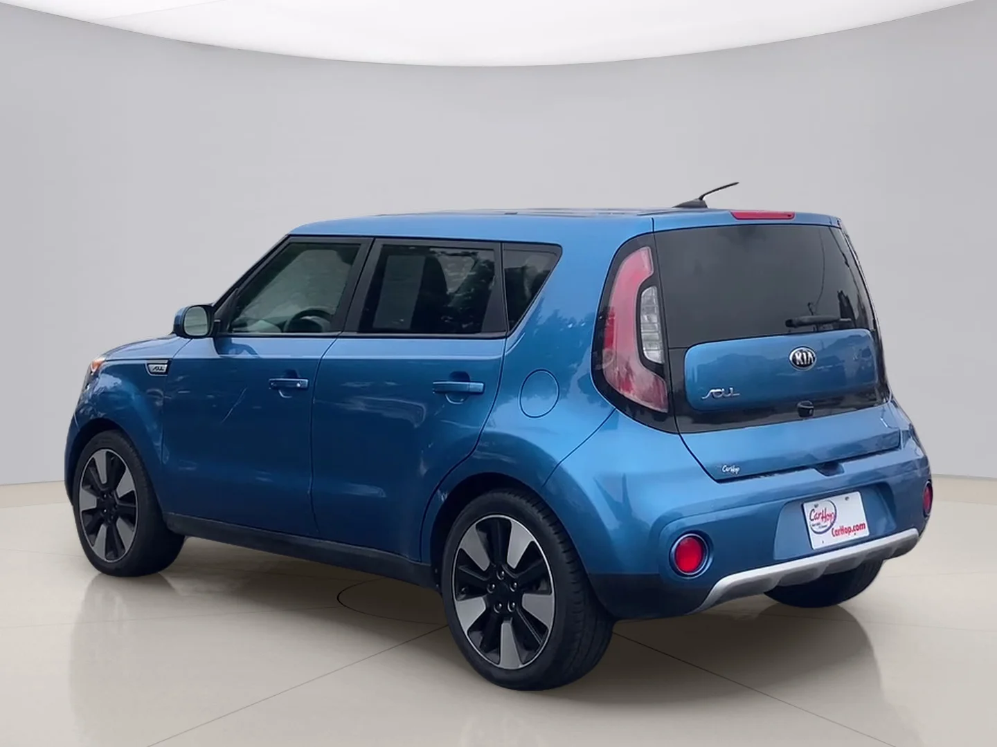 Used 2018 Blue Kia + image 7