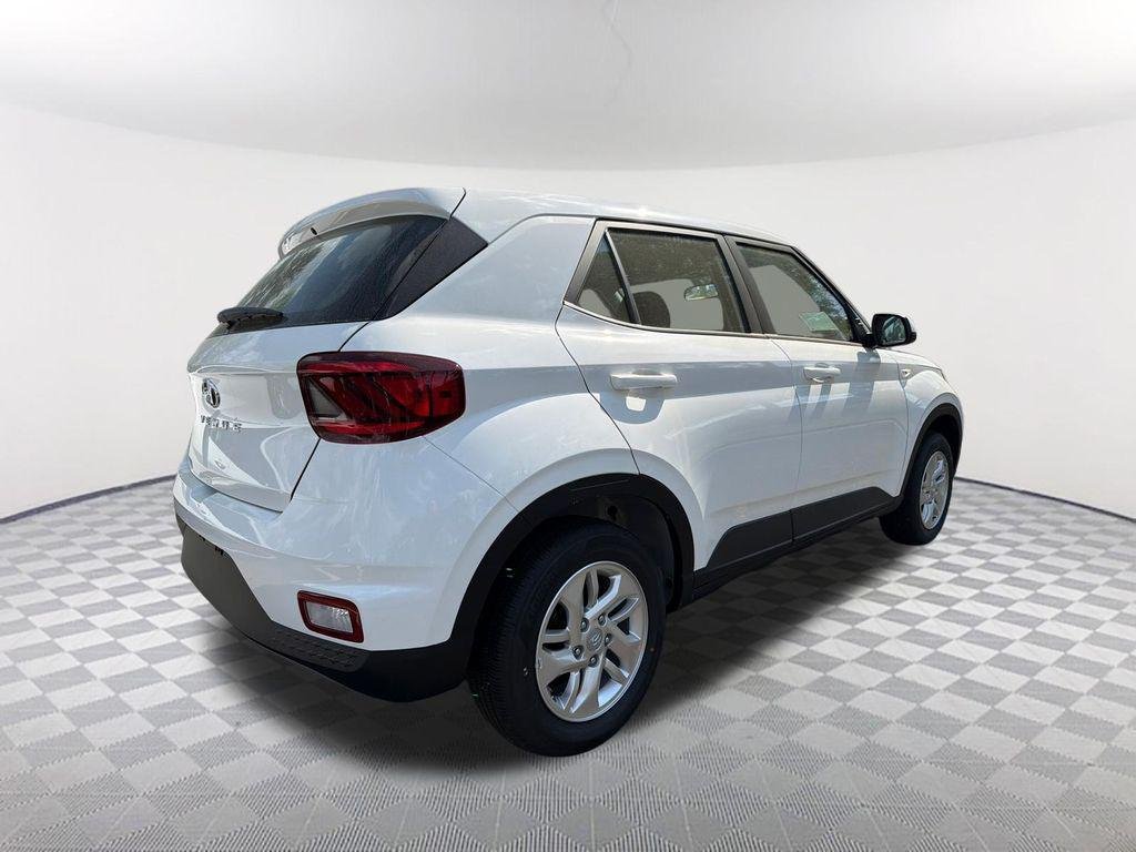 New 2026 White Hyundai SE image 5
