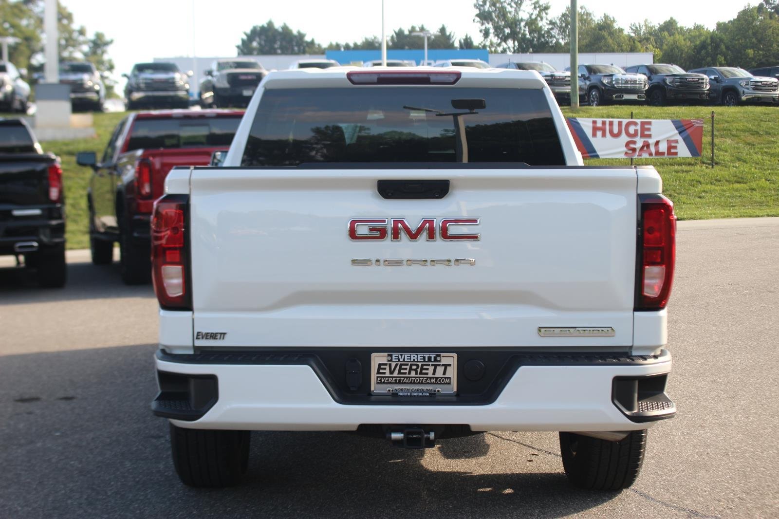 Used 2024 Summit White GMC Elevation image 6