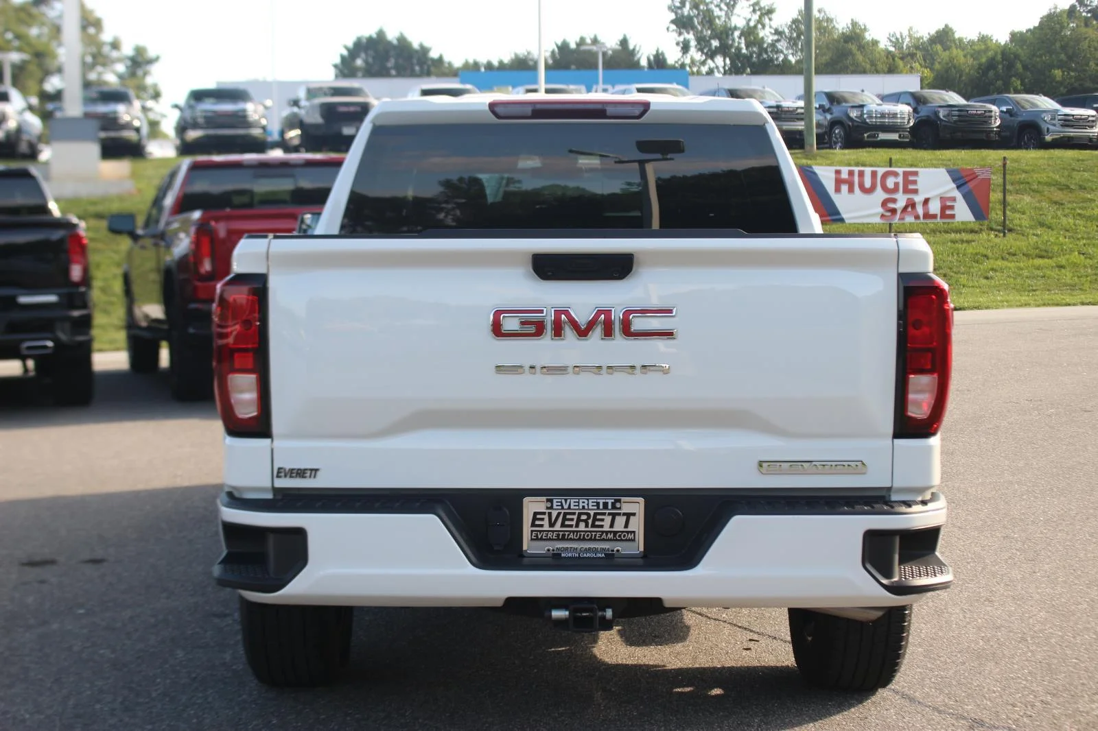 Used 2024 Summit White GMC Elevation image 6