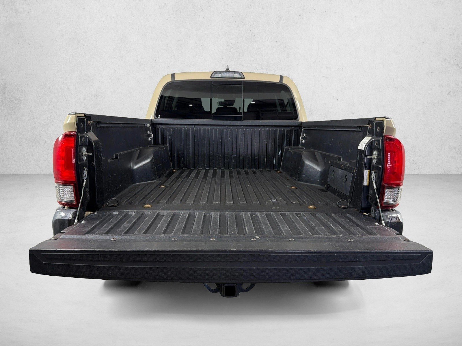 Used 2019 Quicksand Toyota SR5 image 18