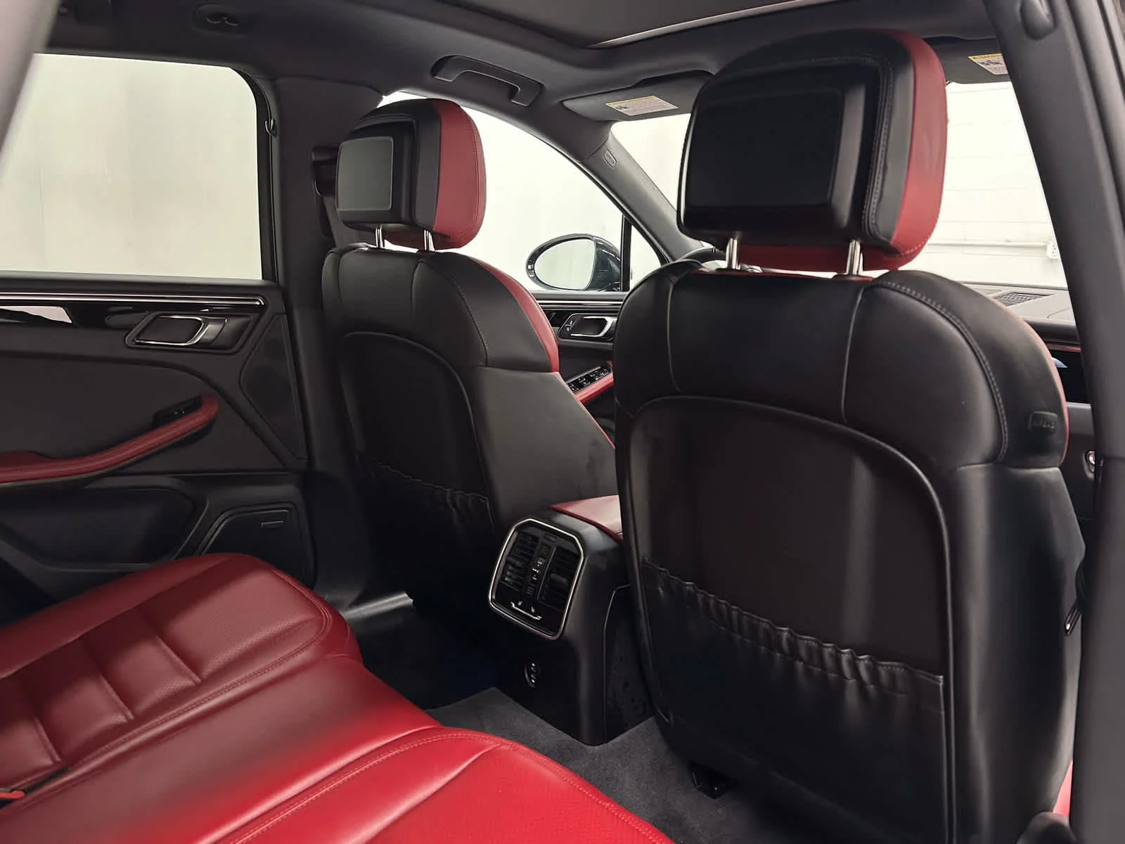 2024 Porsche Macan S - Photo 20
