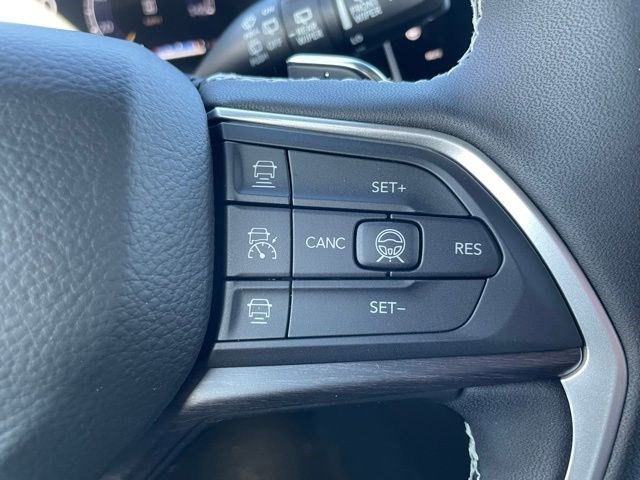New 2026 Bright White Clearcoat Jeep Laredo Altitude image 14