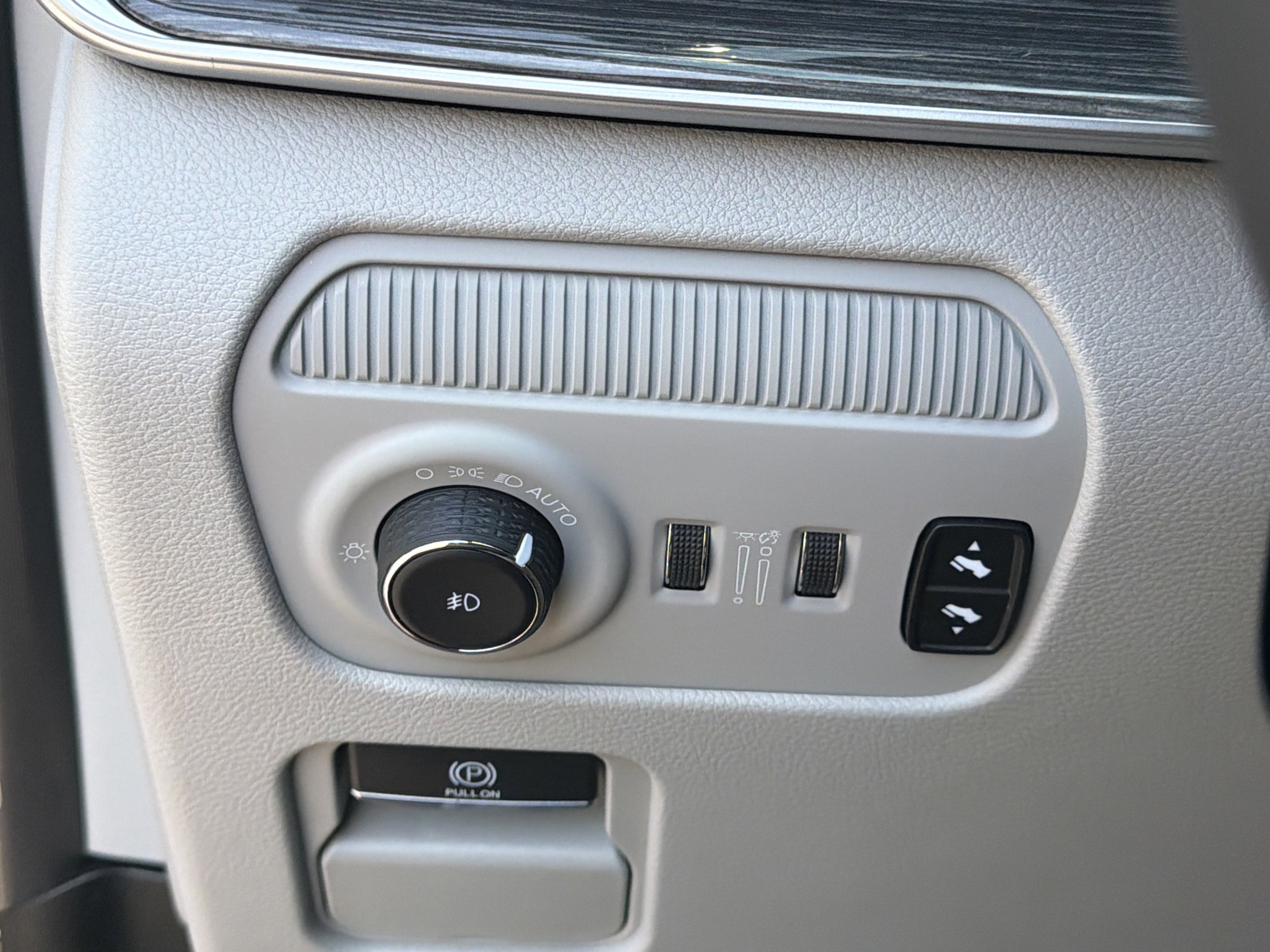 Used 2022 Velvet Red Pearlcoat Jeep Series III image 43