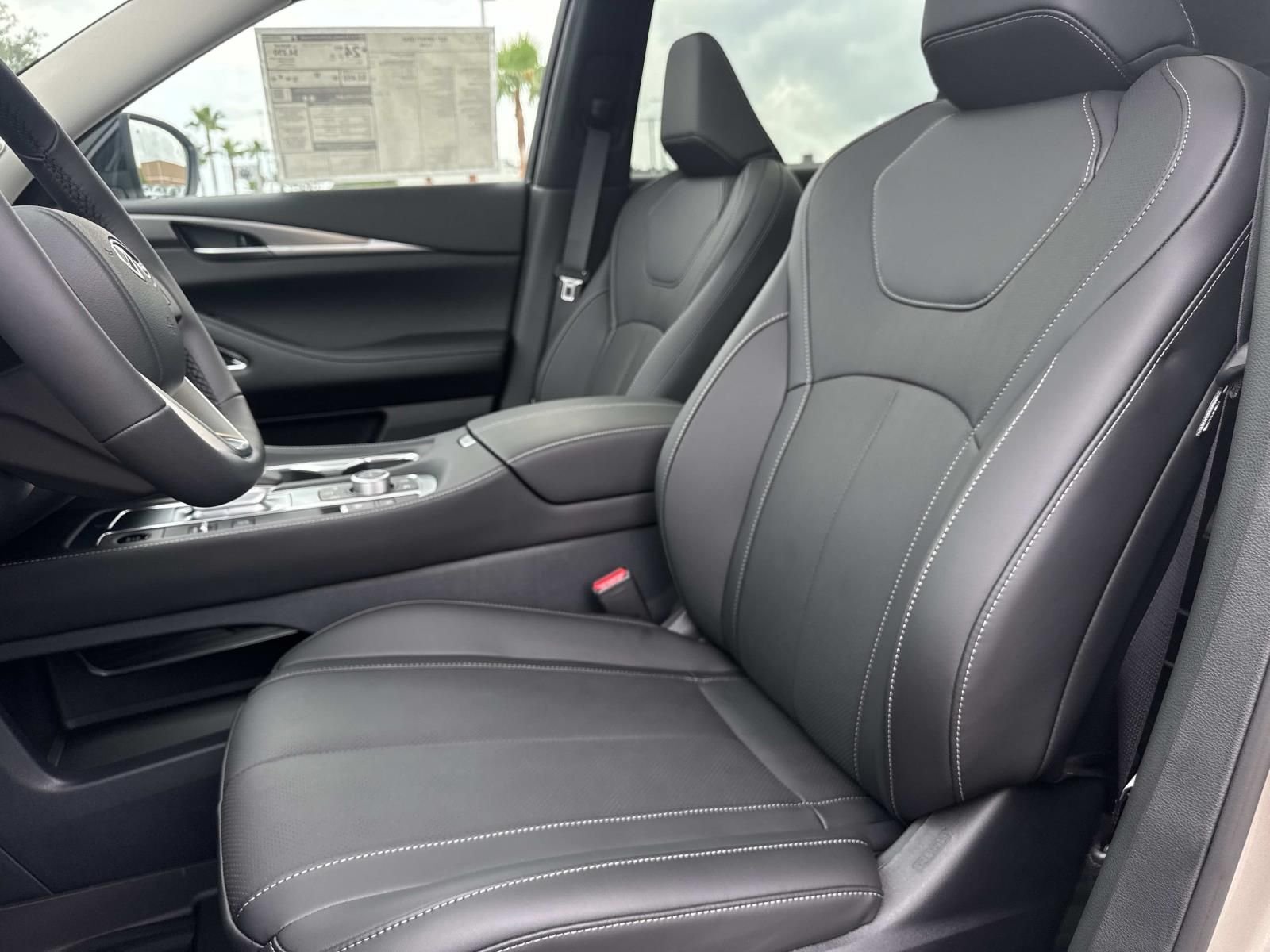 New 2027 WARM TITANIUM INFINITI Luxe FWD image 10