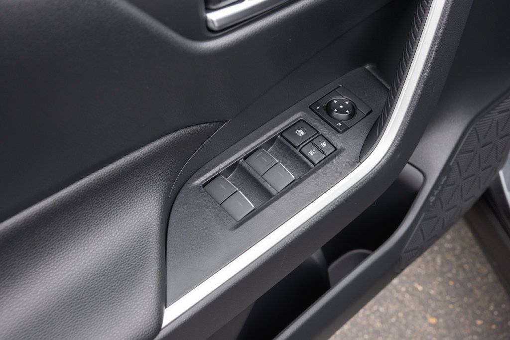 Certified Used 2025 Magnetic Gray Metallic Toyota SE image 9
