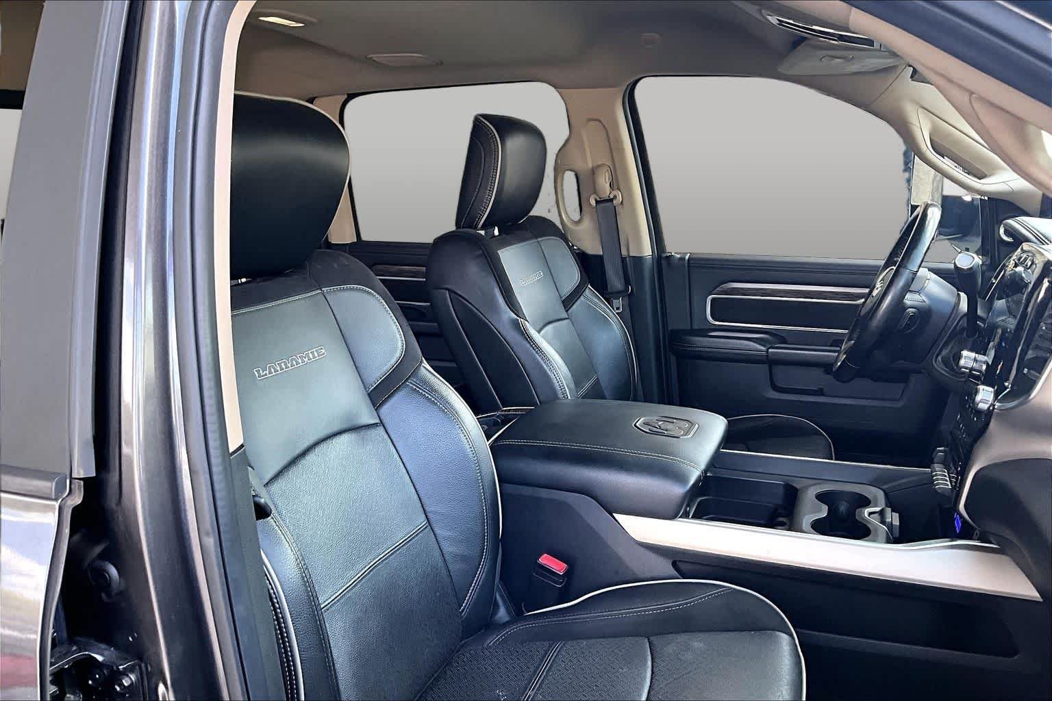 Used 2021 Granite Crystal Metallic Clearcoat Ram Laramie image 9