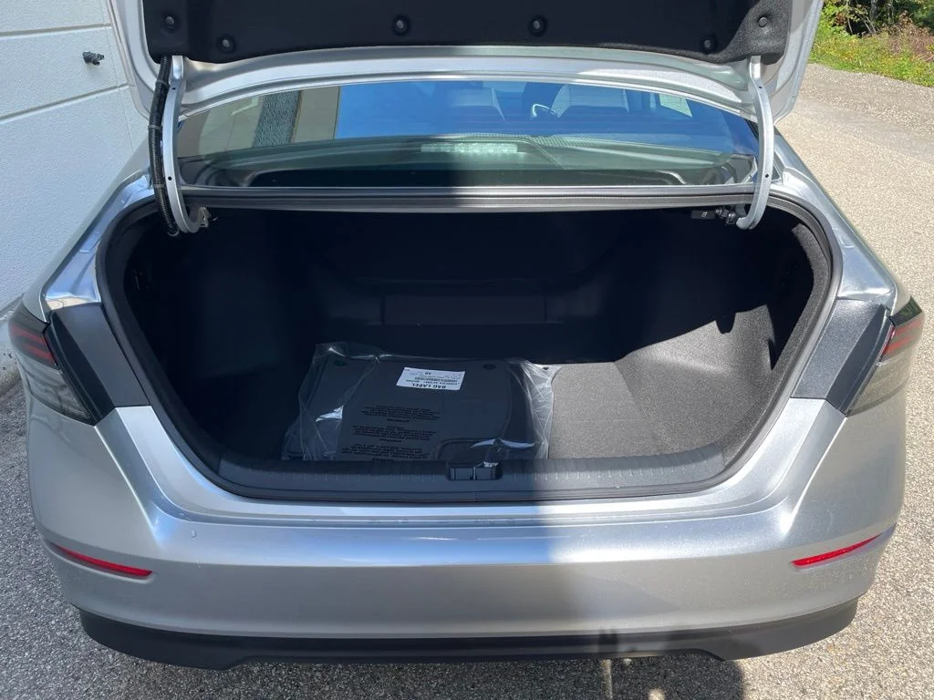 New 2026 Solar Silver Metallic Honda LX image 9